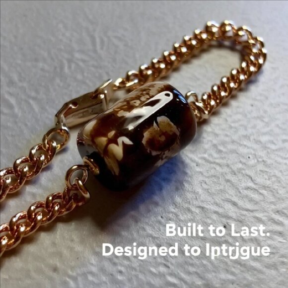 Minimalist Simplistic Elegant: Cream & Brown Fire Agate + Gold Chain Bracelet - Picture 4 of 15